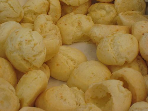 The bottomless basket of pão de queijo